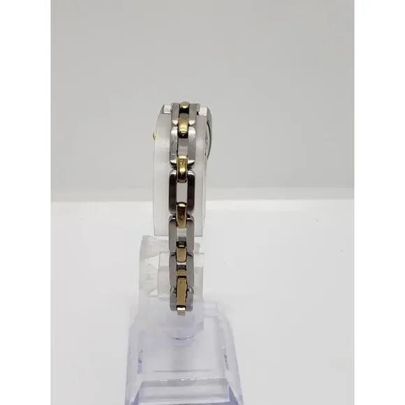 Timex women's watch. Square silver face. SR521SW CELL, M3